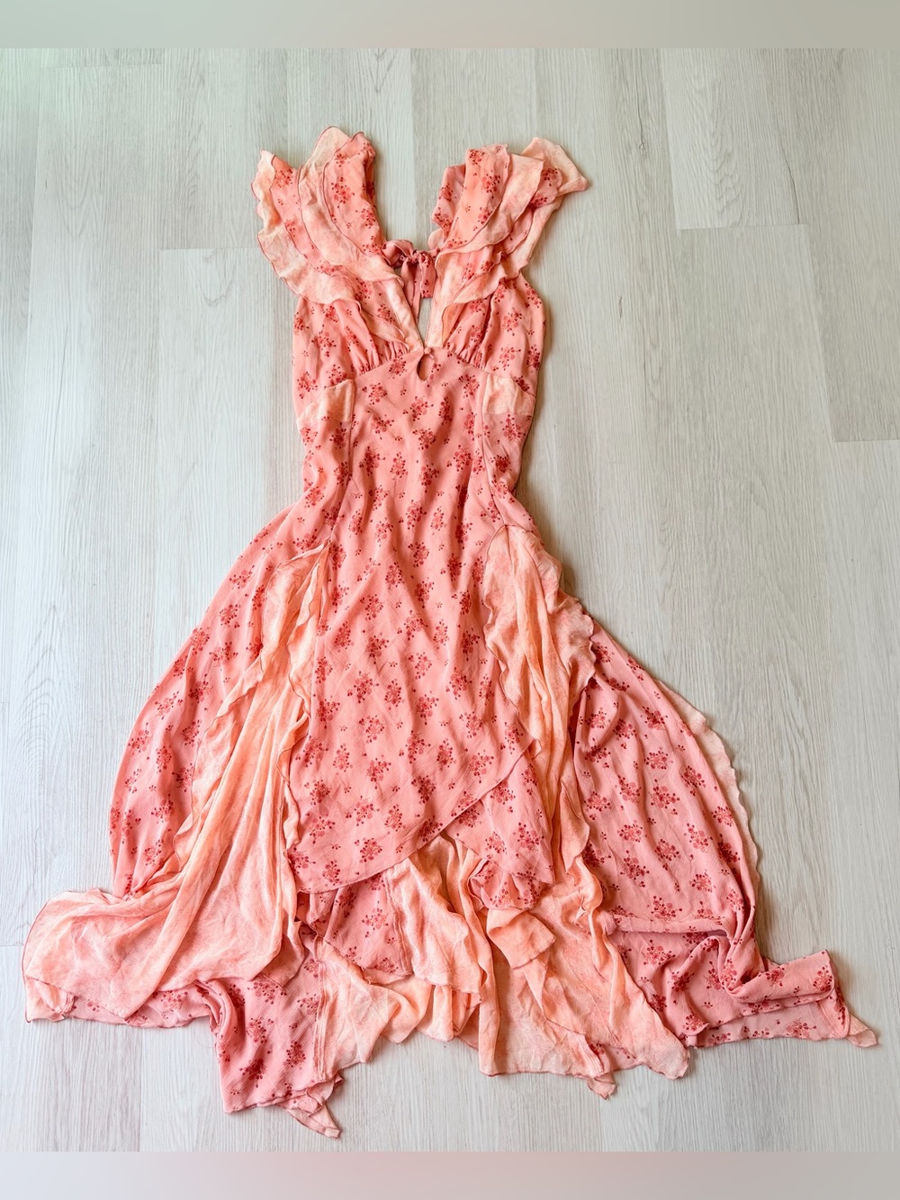 Free People Joaquin Midi Dress Size Medium, Excellent condition, floral design